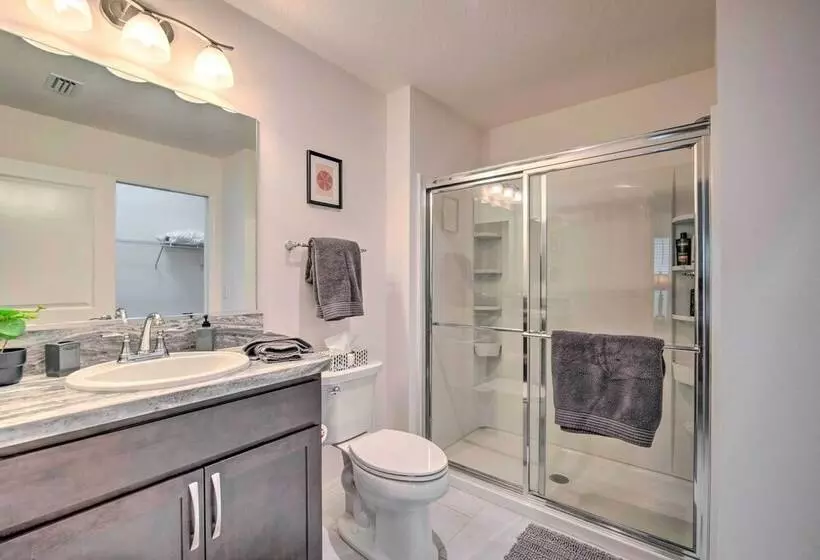 Sun Soaked Retreat In The Villages W/ Grill!