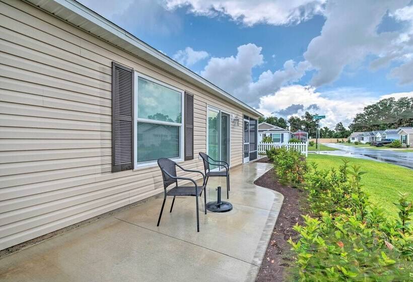 Sun Soaked Retreat In The Villages W/ Grill!