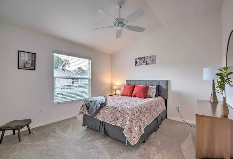 Sun Soaked Retreat In The Villages W/ Grill!