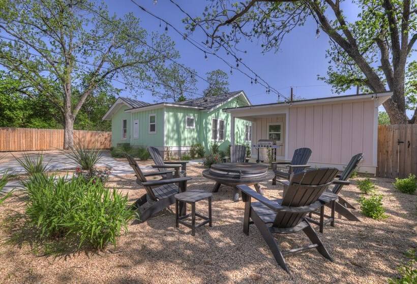 The Grove C With Hot Tub   Walk To Main Street