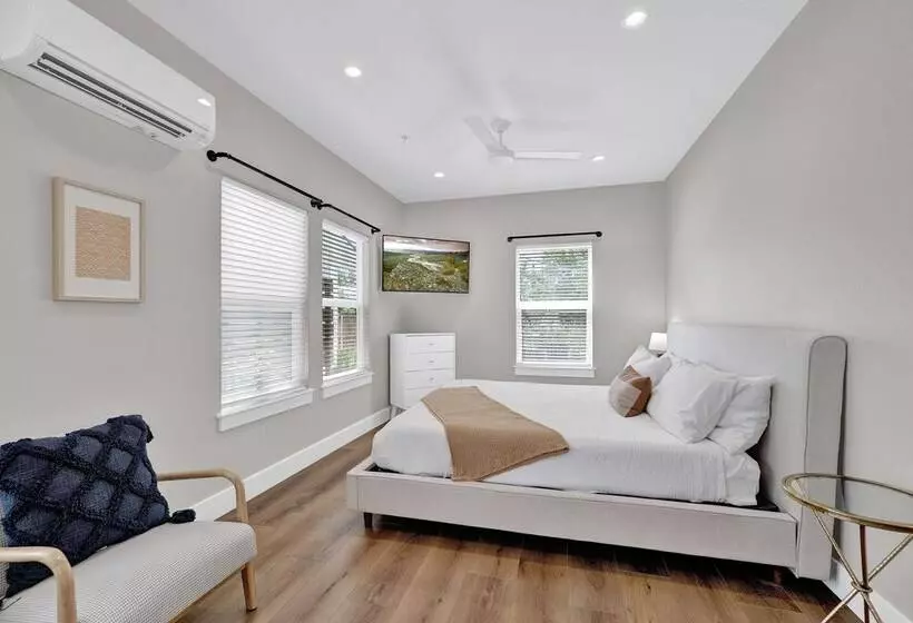 The Grove C With Hot Tub   Walk To Main Street