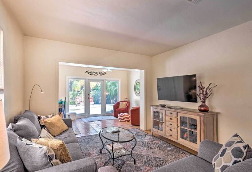 Tranquil West Palm Beach Getaway: Walk To Beach!