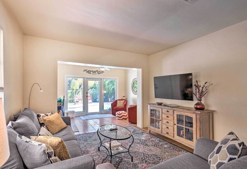 Tranquil West Palm Beach Getaway: Walk To Beach!