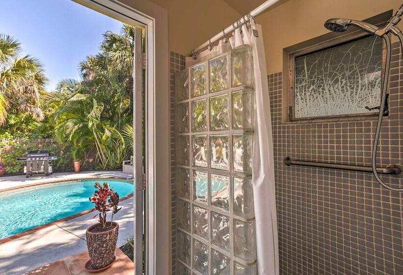 Tranquil West Palm Beach Getaway: Walk To Beach!