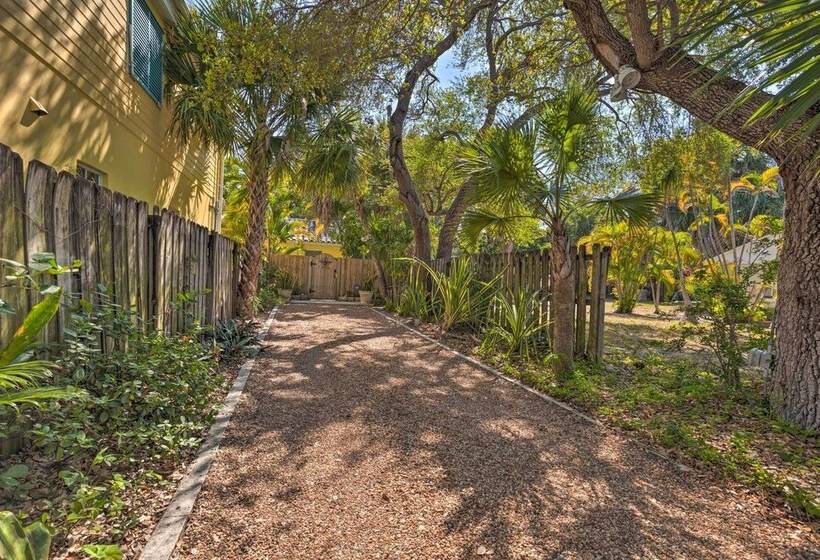 Tranquil West Palm Beach Getaway: Walk To Beach!