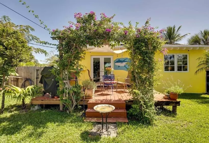West Palm Beach Home W/ Fenced In Yard & Deck!