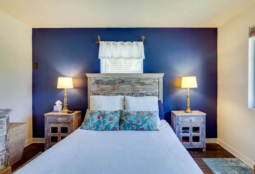 West Palm Beach Home W/ Fenced In Yard & Deck!