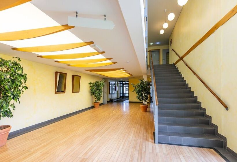 Отель Dresdner Tor Süd