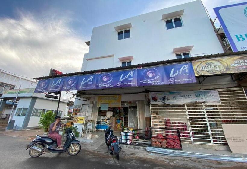 בית מלון כפרי Oyo 92932 Guesthouse Marbella