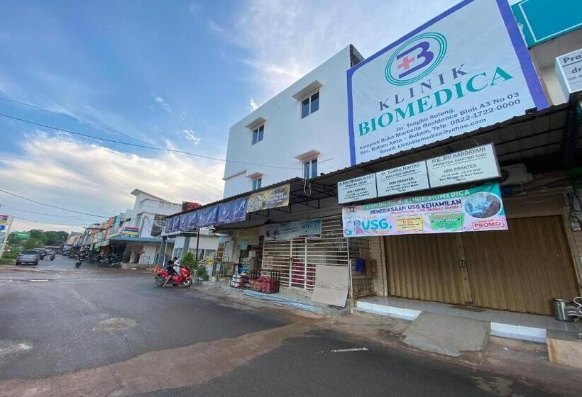 בית מלון כפרי Oyo 92932 Guesthouse Marbella