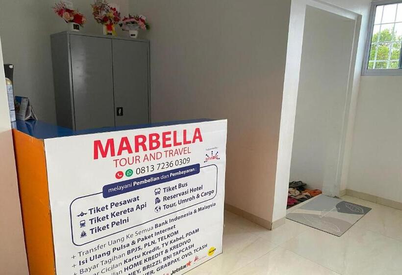 בית מלון כפרי Oyo 92932 Guesthouse Marbella