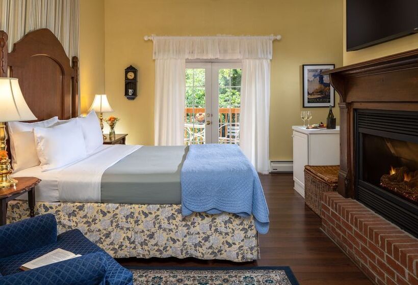 민박 The Yellow House On Plott Creek