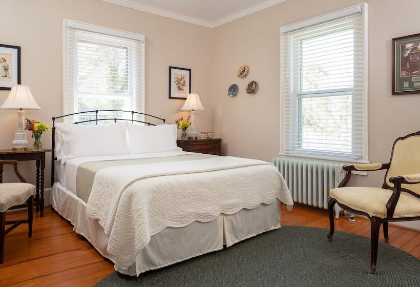 민박 The Yellow House On Plott Creek