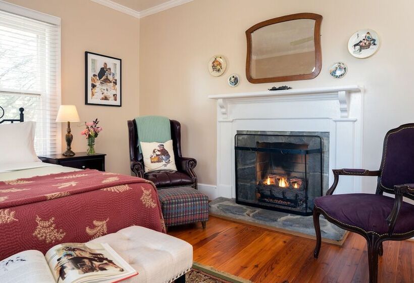 민박 The Yellow House On Plott Creek