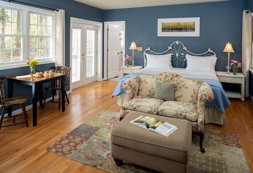 민박 The Yellow House On Plott Creek