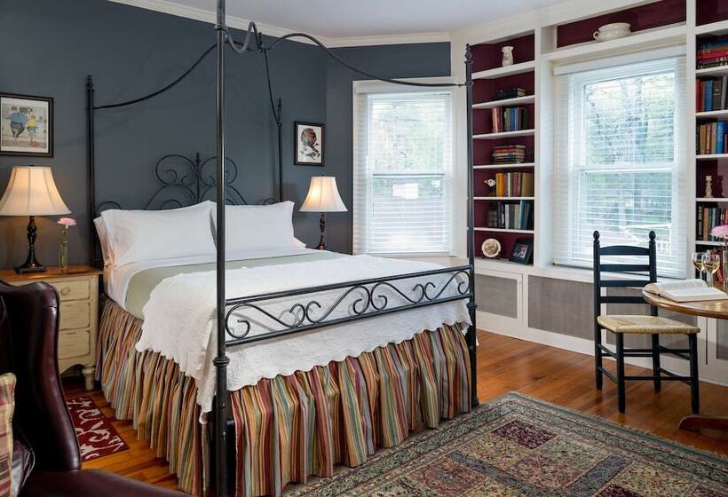 민박 The Yellow House On Plott Creek