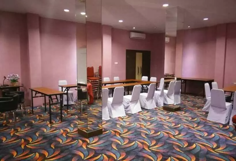 هتل Atria Inn