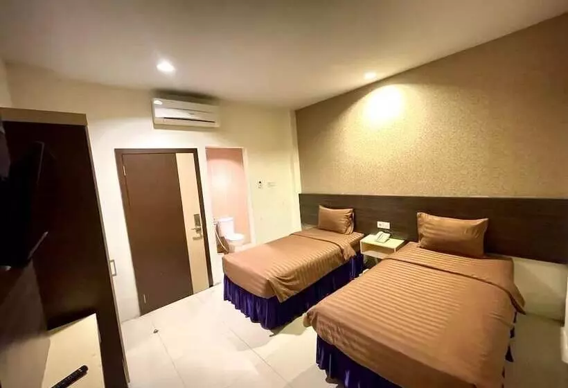 هتل Atria Inn