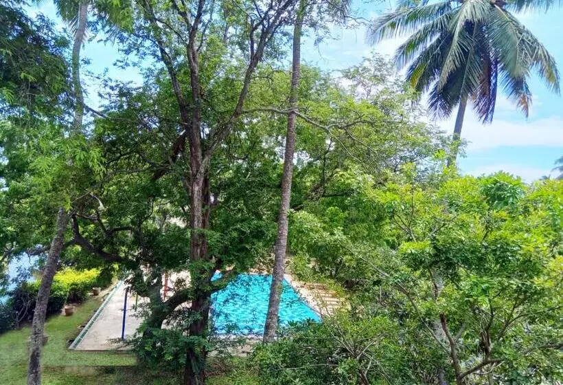 ホテル Jade Green Hambantota
