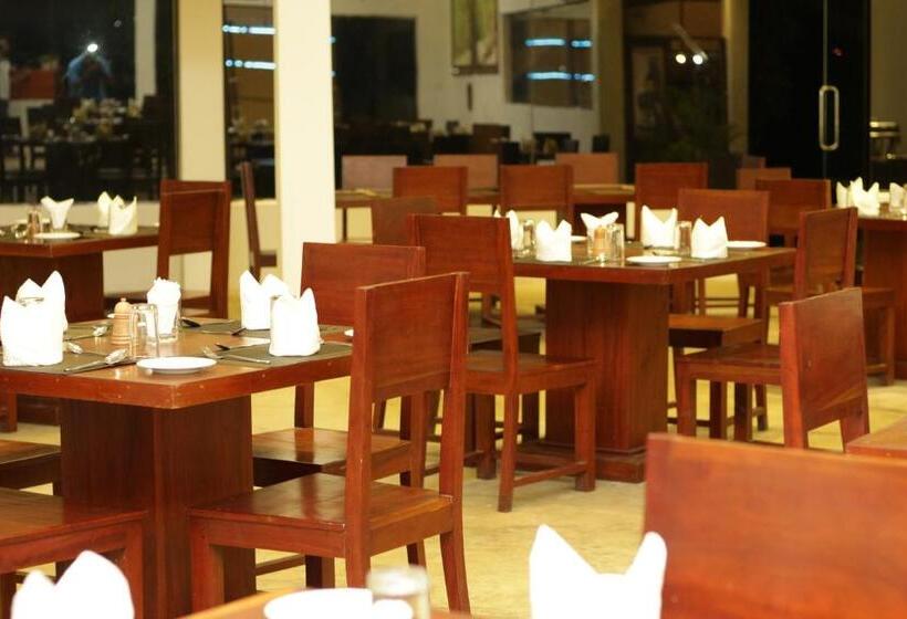 فندق Jade Green Hambantota