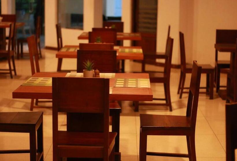 فندق Jade Green Hambantota