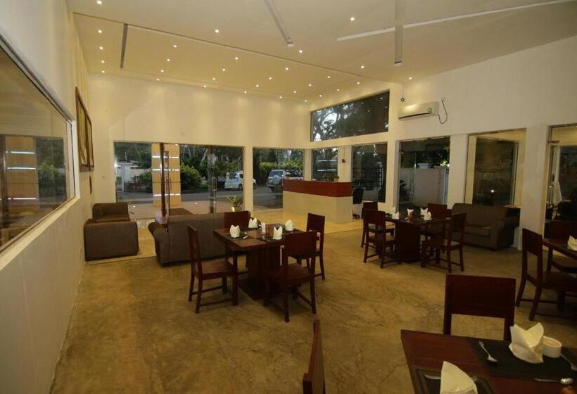 فندق Jade Green Hambantota