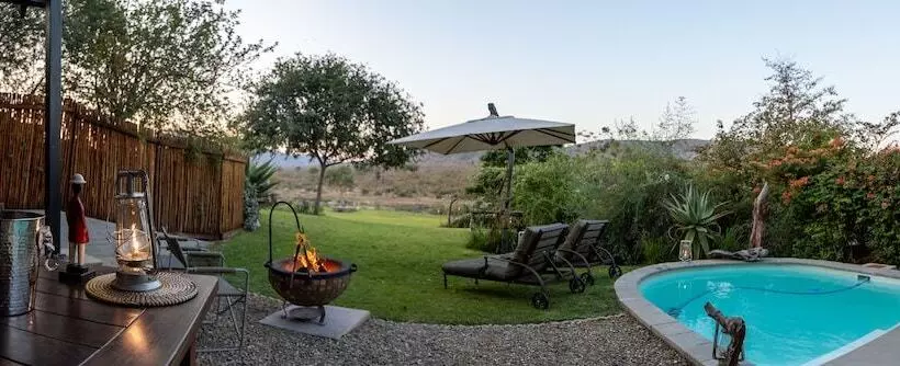 ホテル Kambaku River Lodge