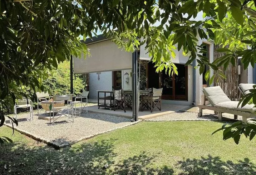 ホテル Kambaku River Lodge