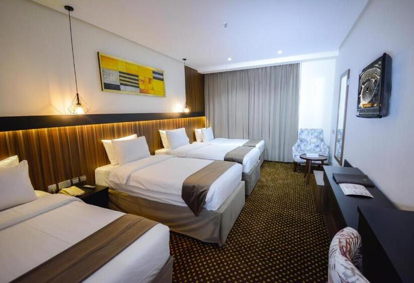 Отель Reef Global