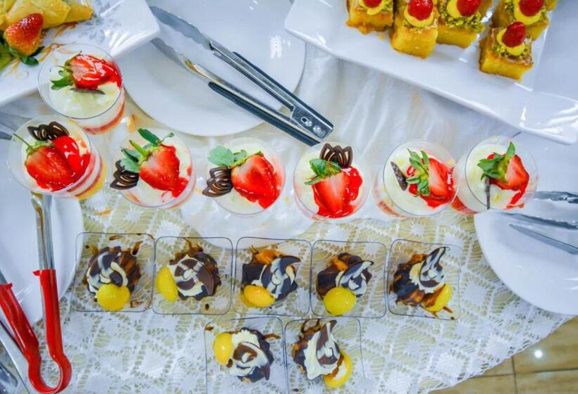 Отель Reef Global