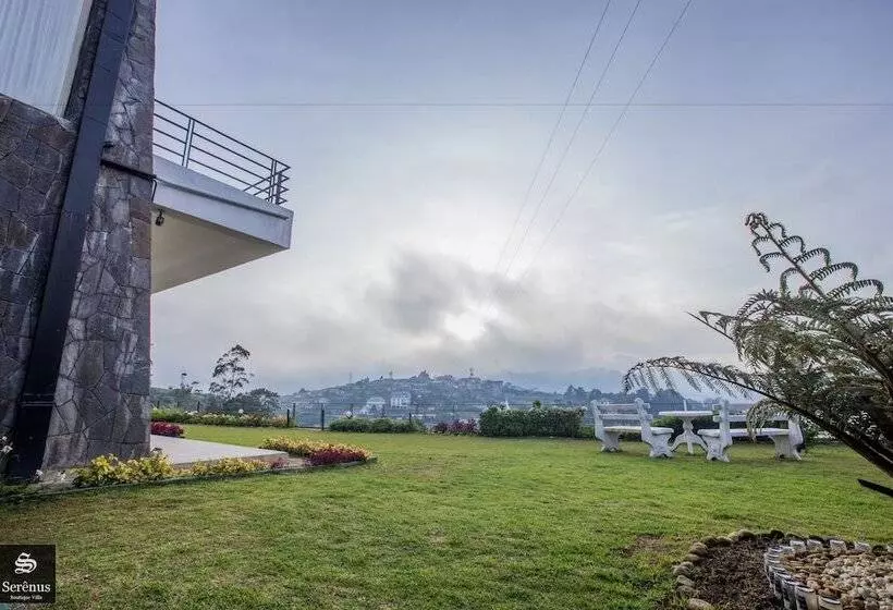 ホテル Serenus Boutique Villa