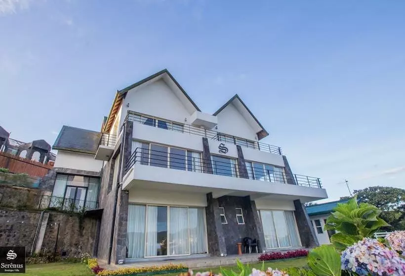 ホテル Serenus Boutique Villa