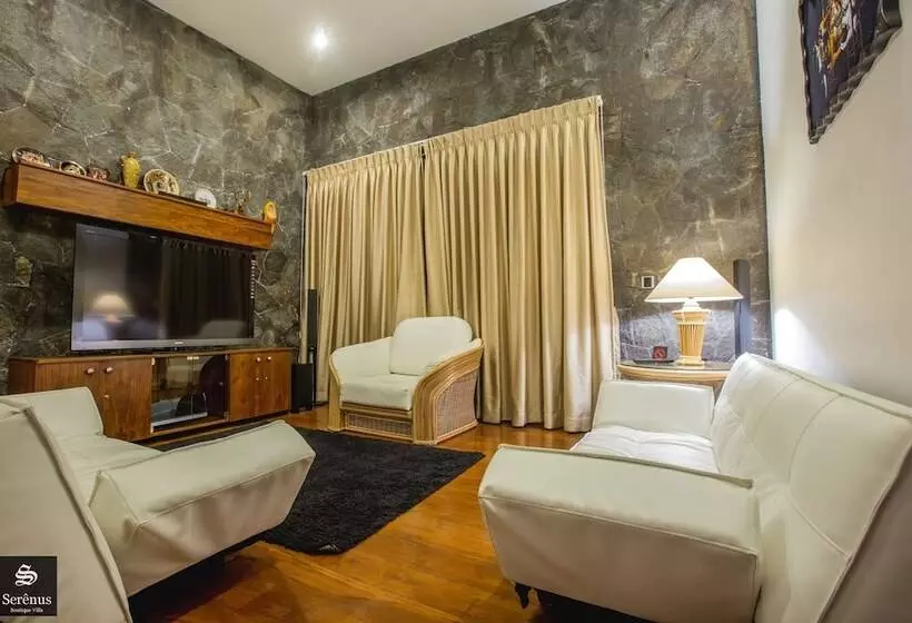 ホテル Serenus Boutique Villa