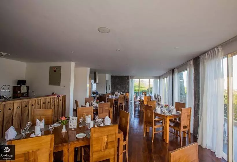 ホテル Serenus Boutique Villa