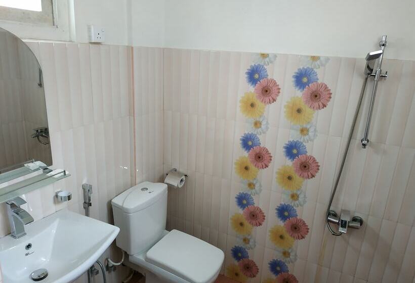 בית מלון כפרי The Golf Green City Bungalow