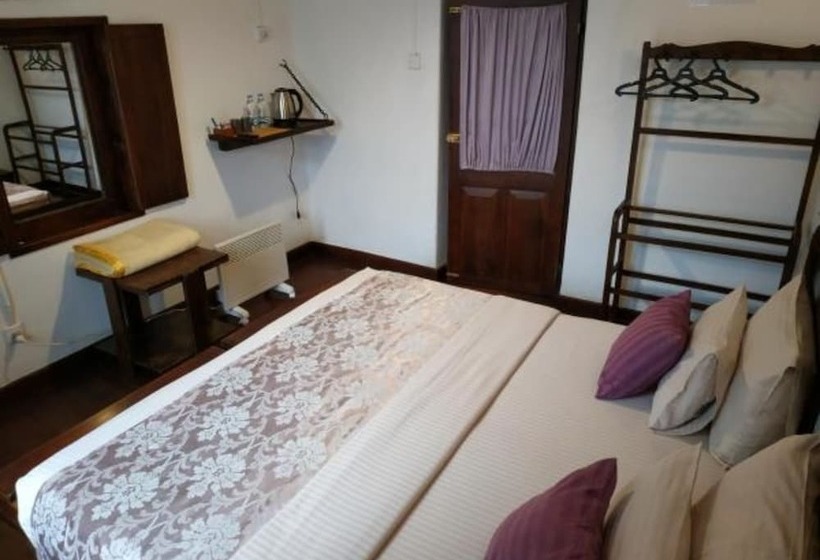 בית מלון כפרי The Golf Green City Bungalow