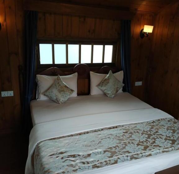 בית מלון כפרי The Golf Green City Bungalow