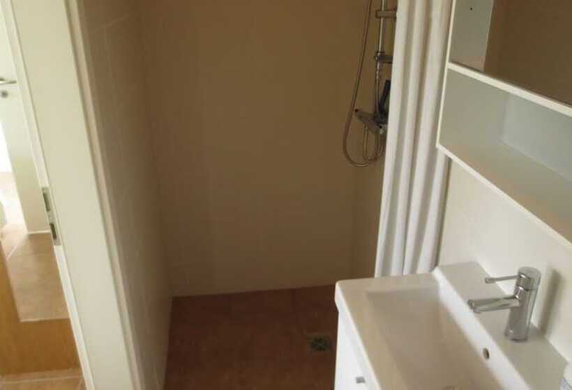 Lækjarkot Rooms And Cottages With Kitchen