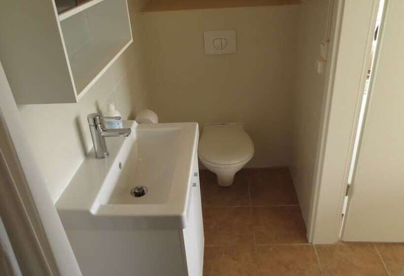 Lækjarkot Rooms And Cottages With Kitchen