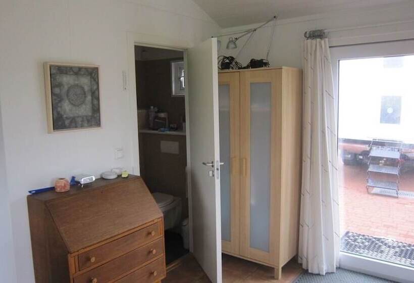 Lækjarkot Rooms And Cottages With Kitchen