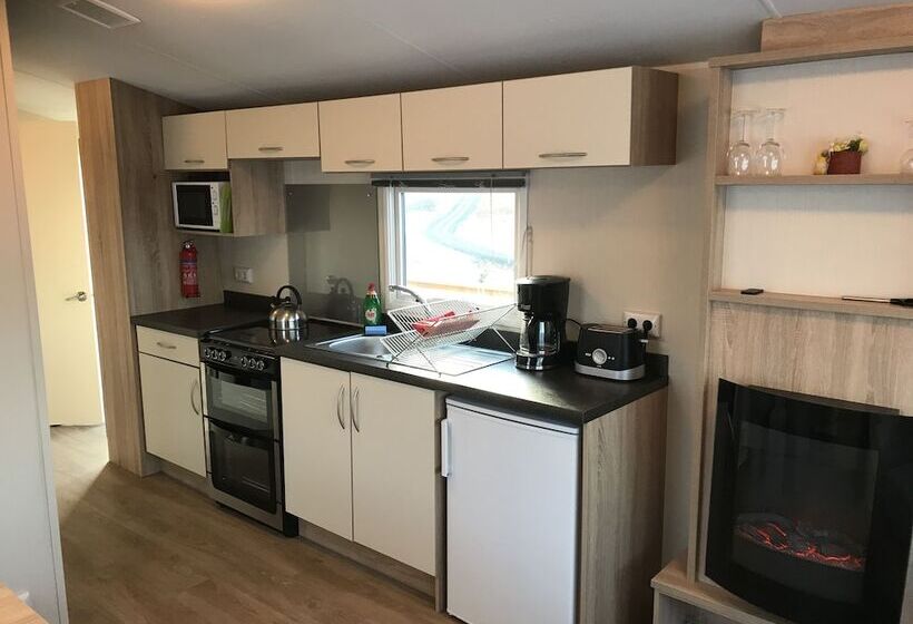 Lækjarkot Rooms And Cottages With Kitchen