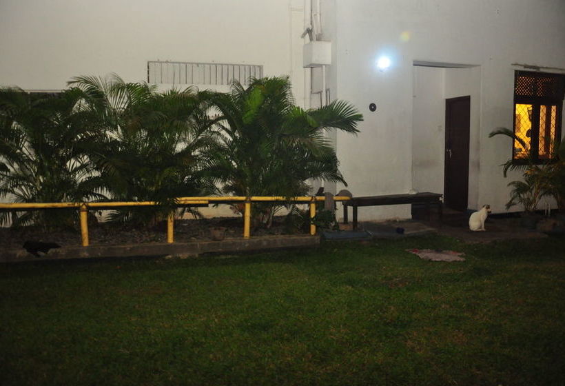 بنسيون Blue Seas Tourist Guest House