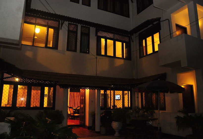 بنسيون Blue Seas Tourist Guest House