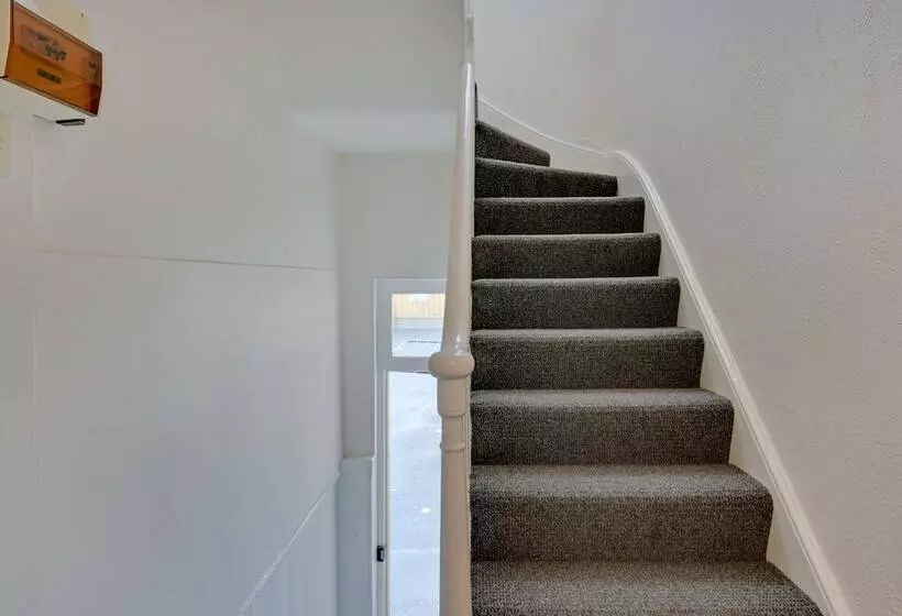 Portsea Place