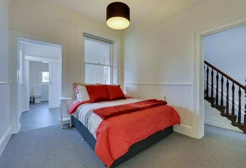 Portsea Place