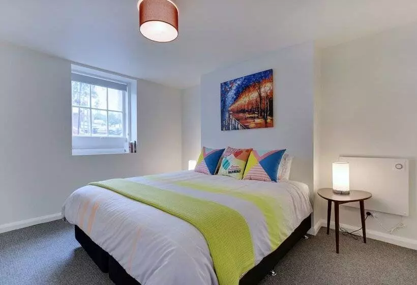 Portsea Place