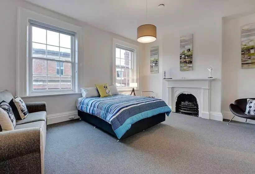 Portsea Place