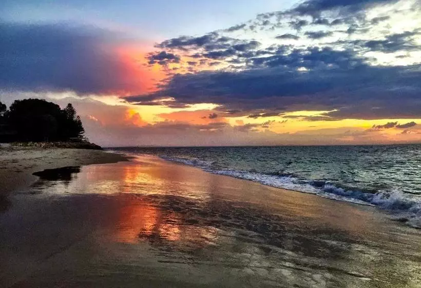 Hotelli Stradbroke Island Beach