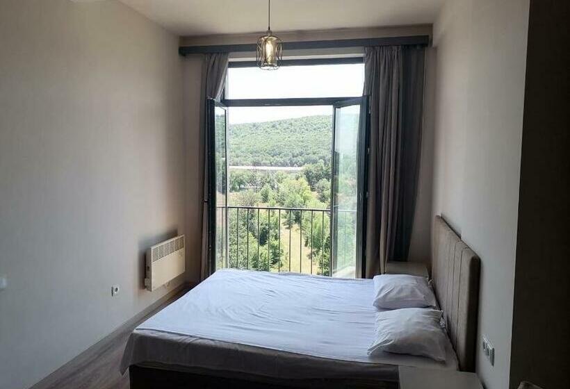 هاستل Kechi House Forest Apart