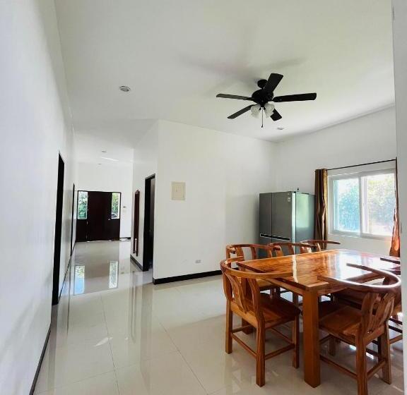 Bed & Breakfast Tide S And Tale Rentals